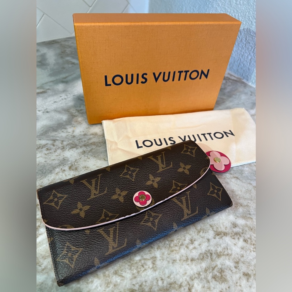 Louis Vuiton Authentic Wallet, like new!